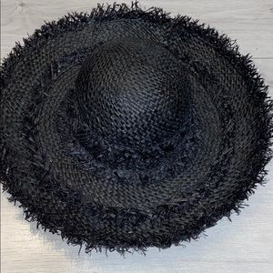 Black straw sun hat